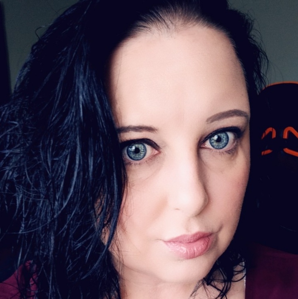 Meet your Posher, Janaya